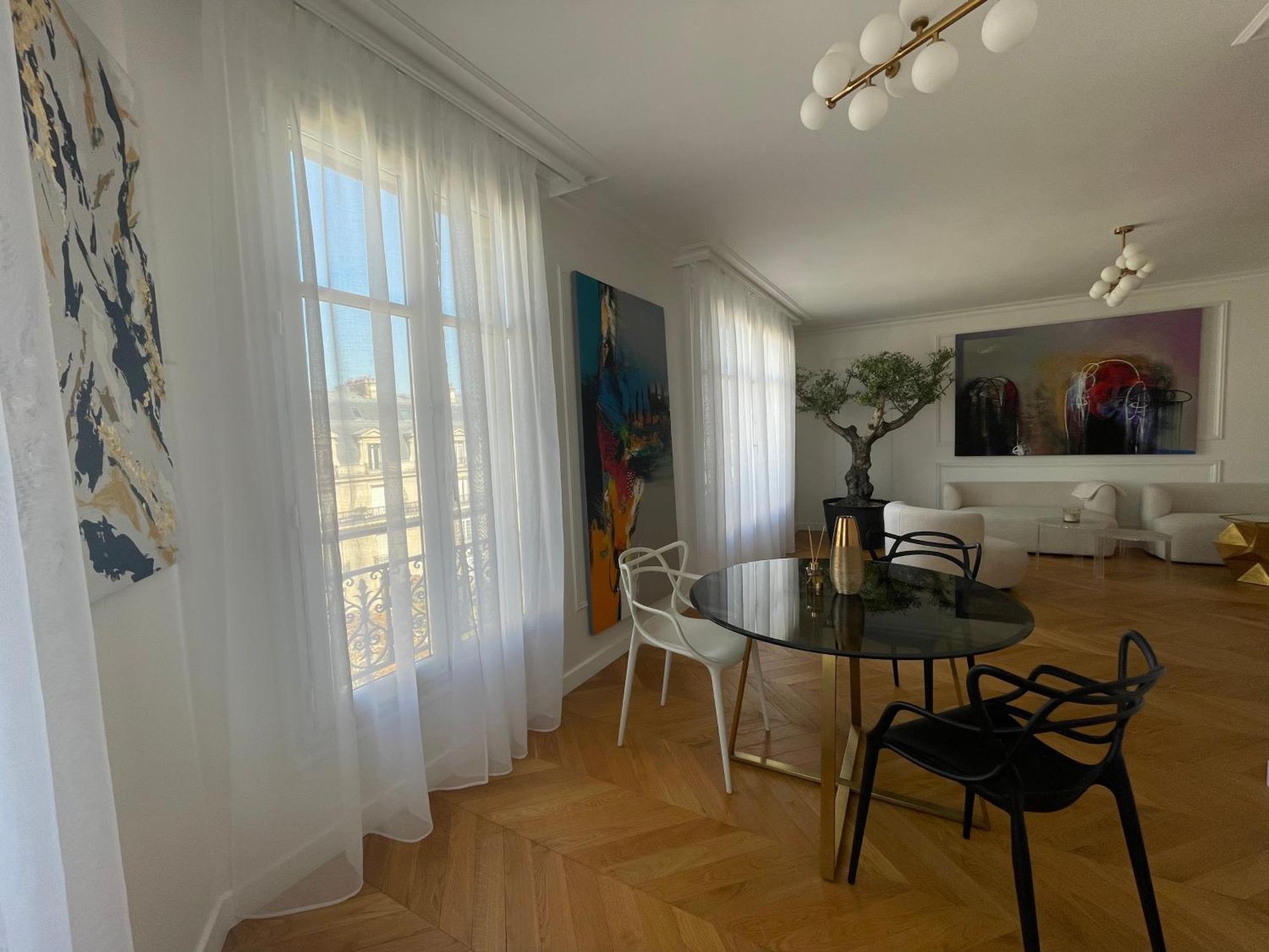 Appartement Chanel Avenue Montaigne & Elysees 4 Guests *
