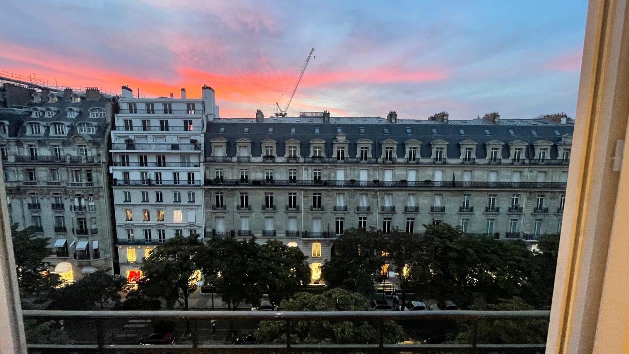 Appartement Chanel Avenue Montaigne & Elysees 4 Guests *